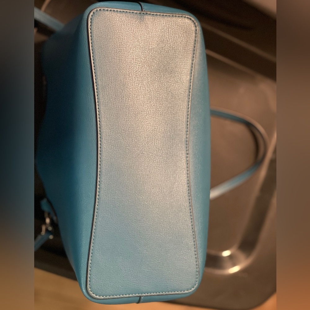 Kate Spade Tote - Picture 4 of 6